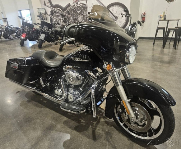 Street Glide®