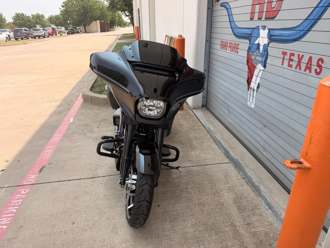 Street Glide®