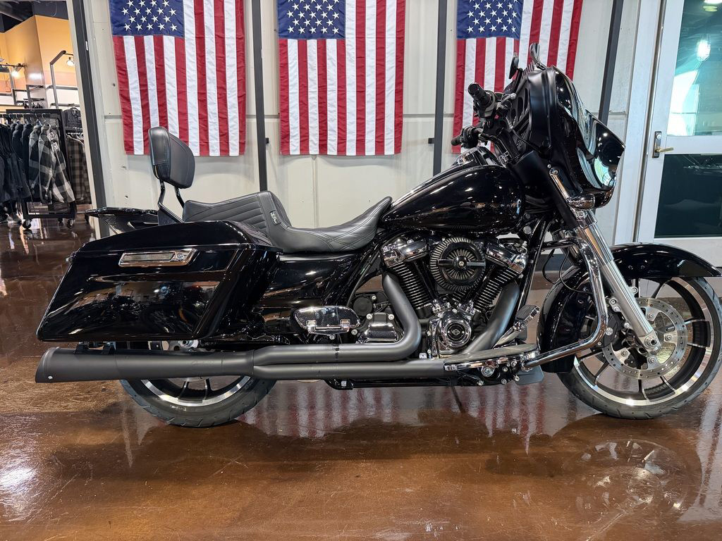 Street Glide®