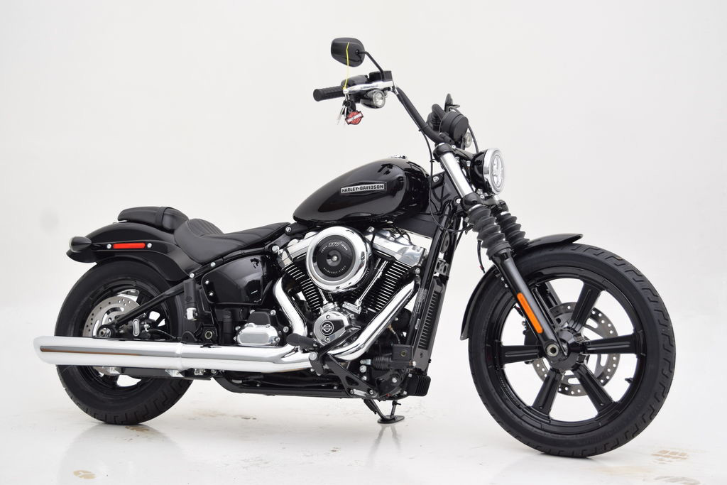 Street Bob®