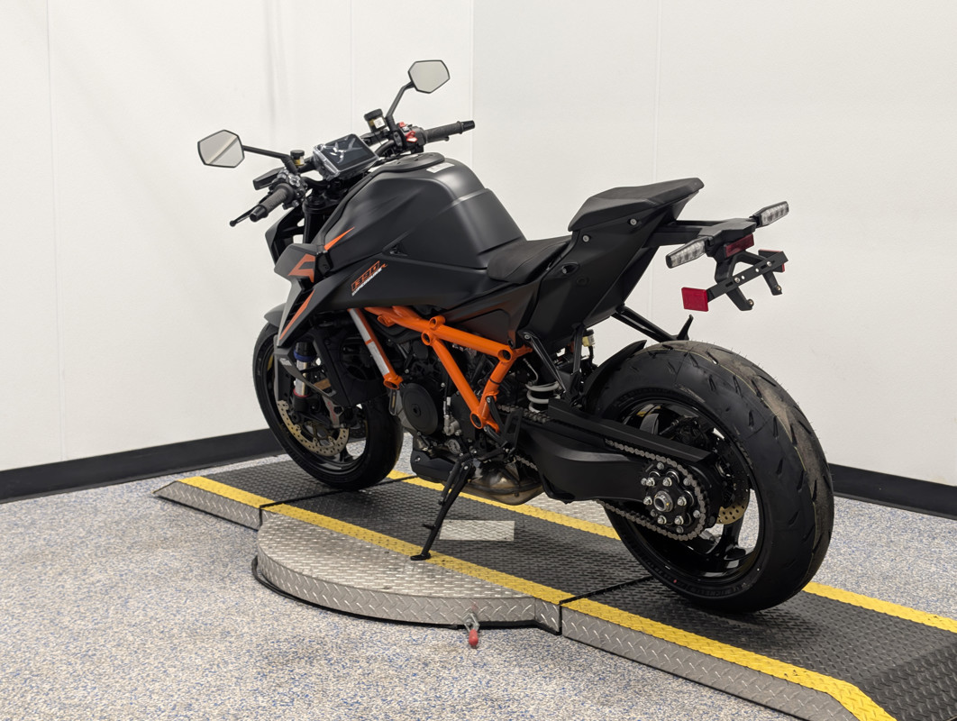 1390 Super Duke R