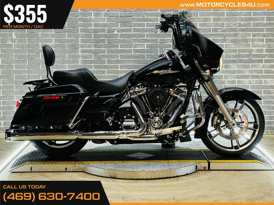 Street Glide®