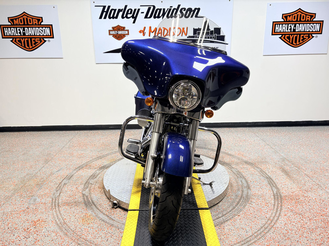 Street Glide®