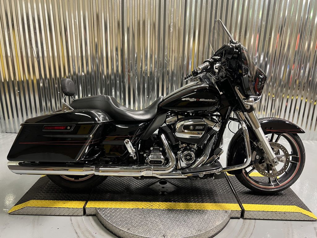 Street Glide®