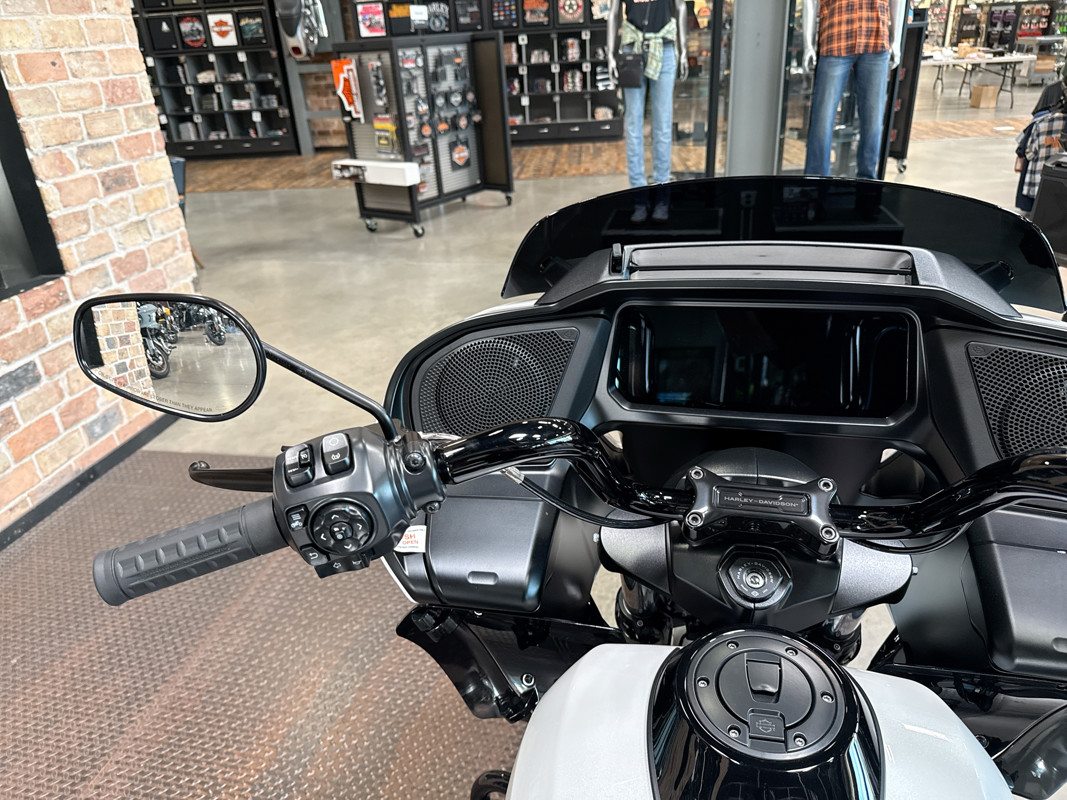 Road Glide®