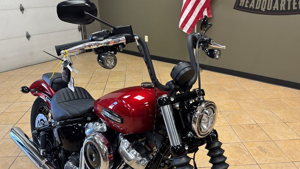 Street Bob®