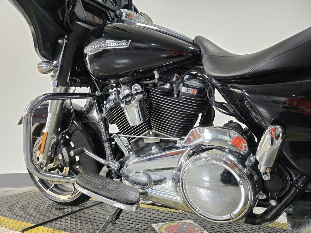 Street Glide®
