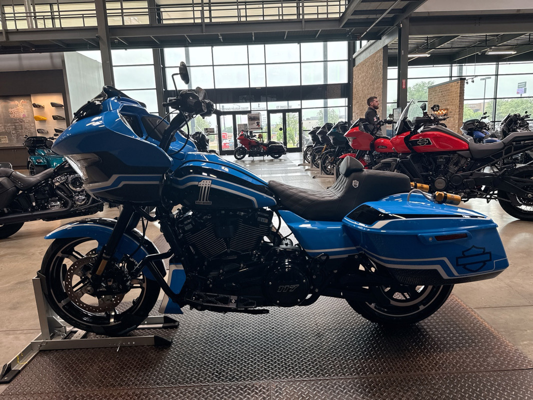 Road Glide®