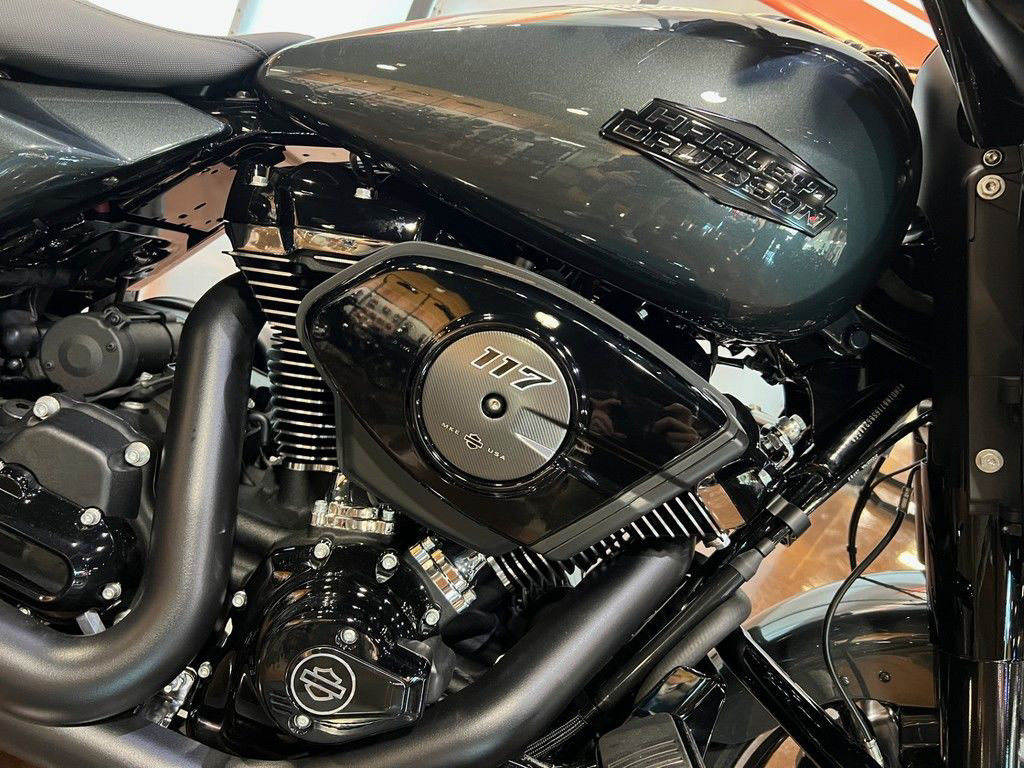 Street Glide®