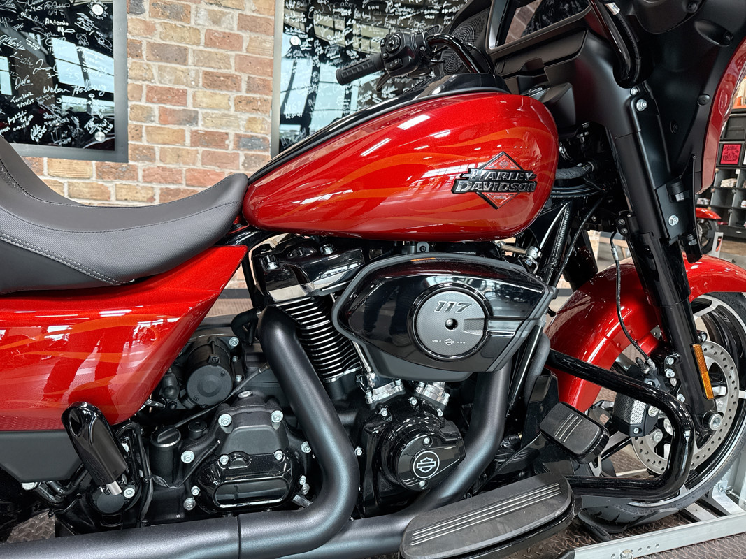 Street Glide®