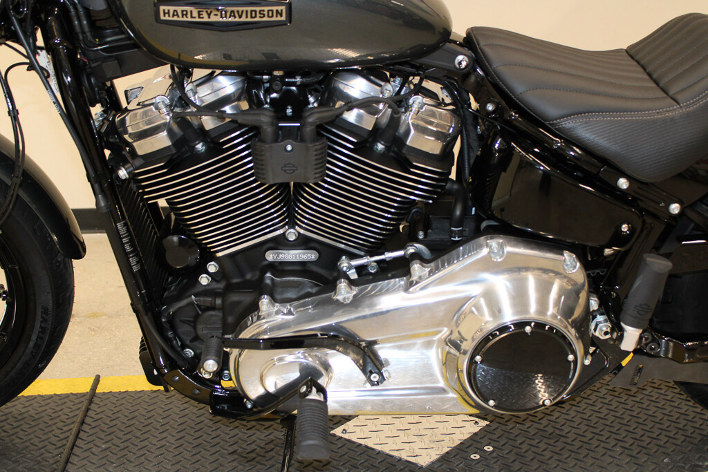 Street Bob®