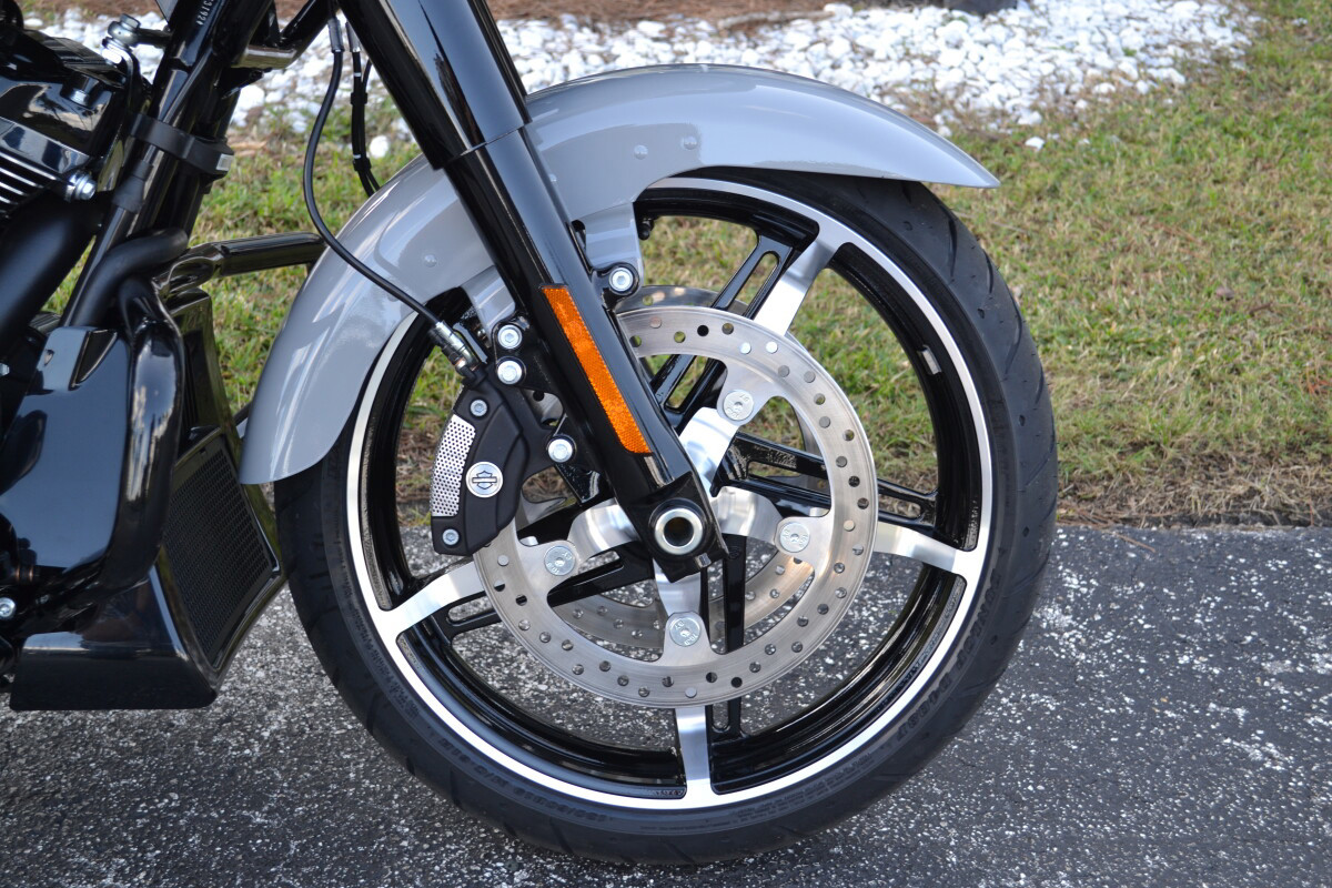 Road Glide®