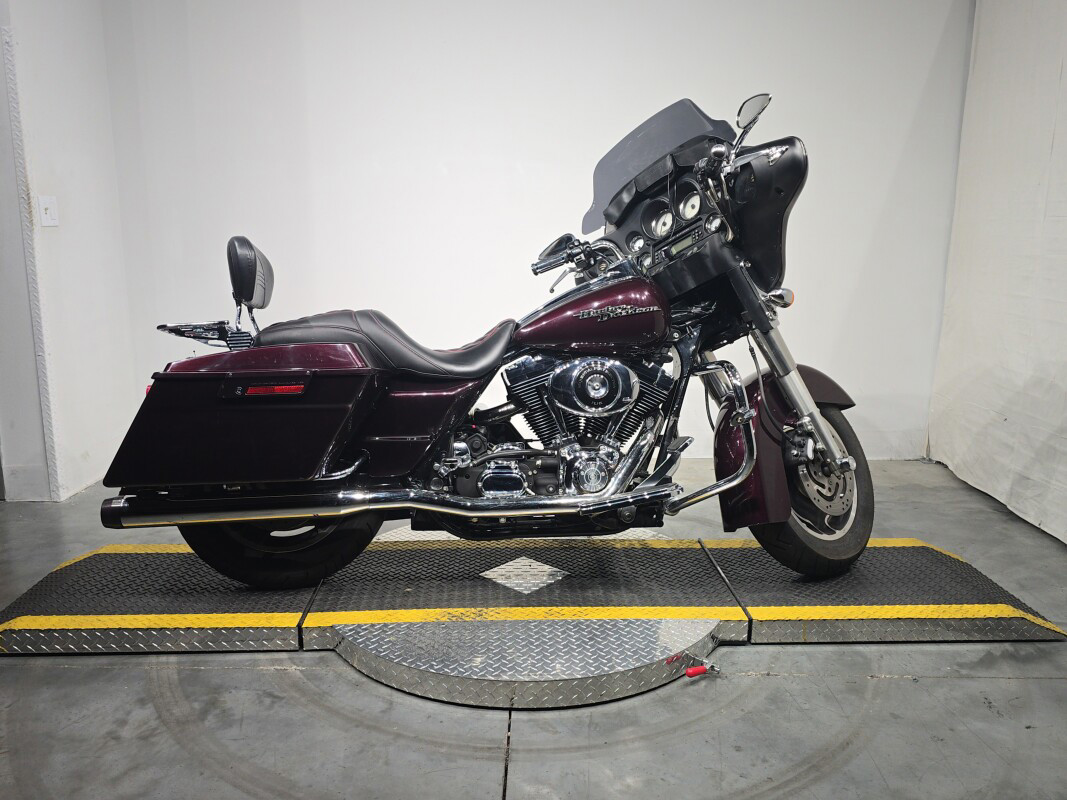 Street Glide®