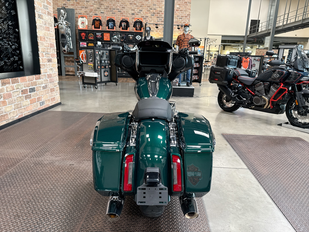 Street Glide®