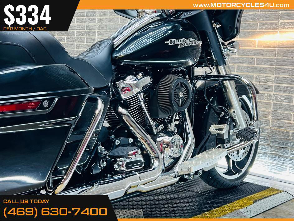 Street Glide®