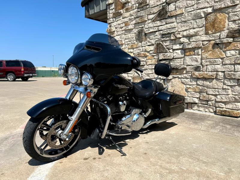 Street Glide®