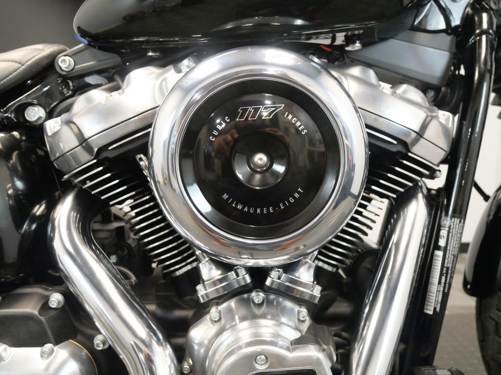 Street Bob®