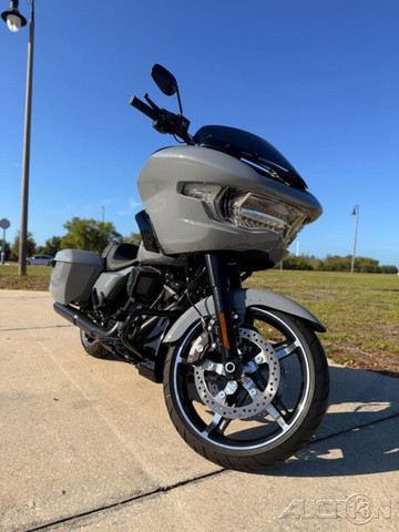 Road Glide®