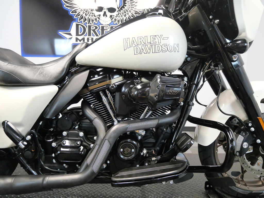 Street Glide® ST