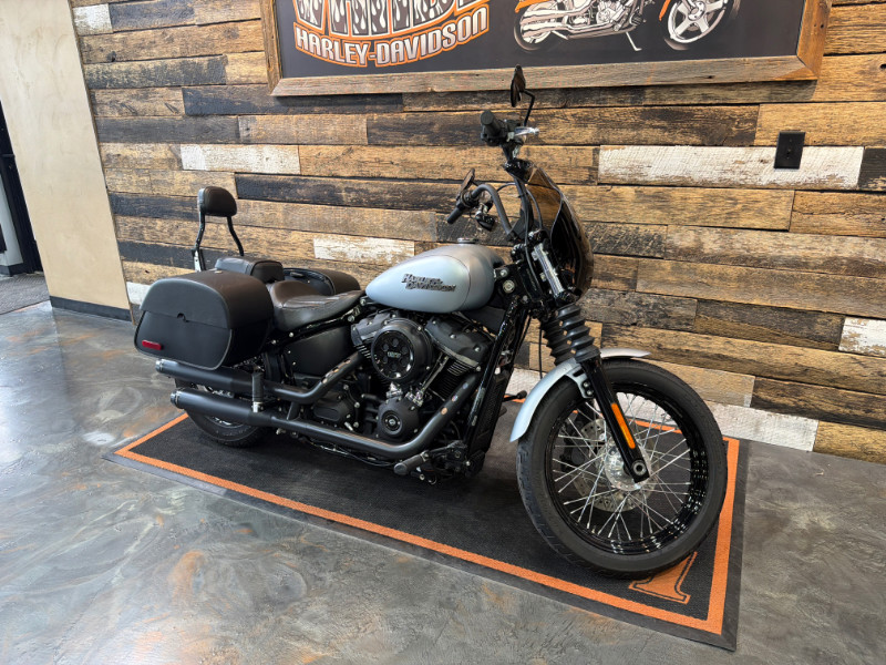 Street Bob®