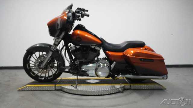 Street Glide®