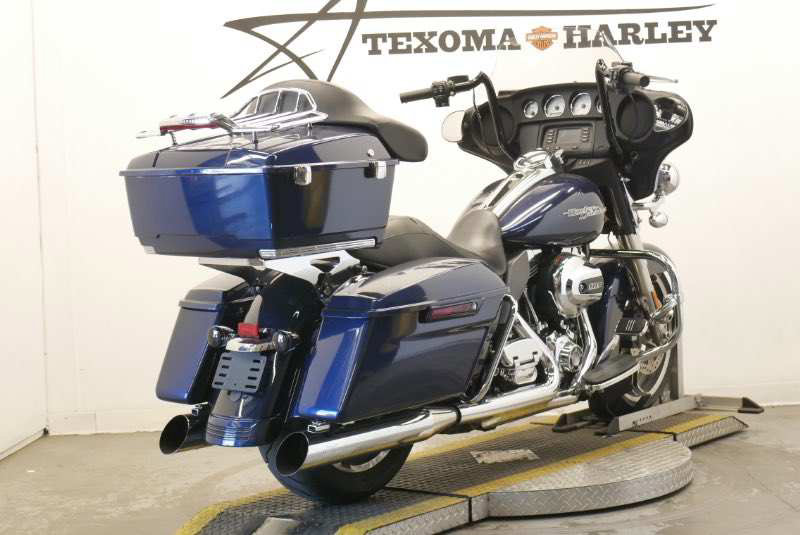 Street Glide®