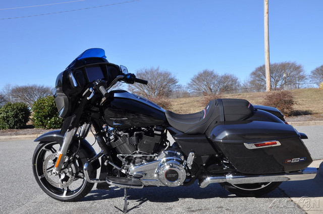 Street Glide®