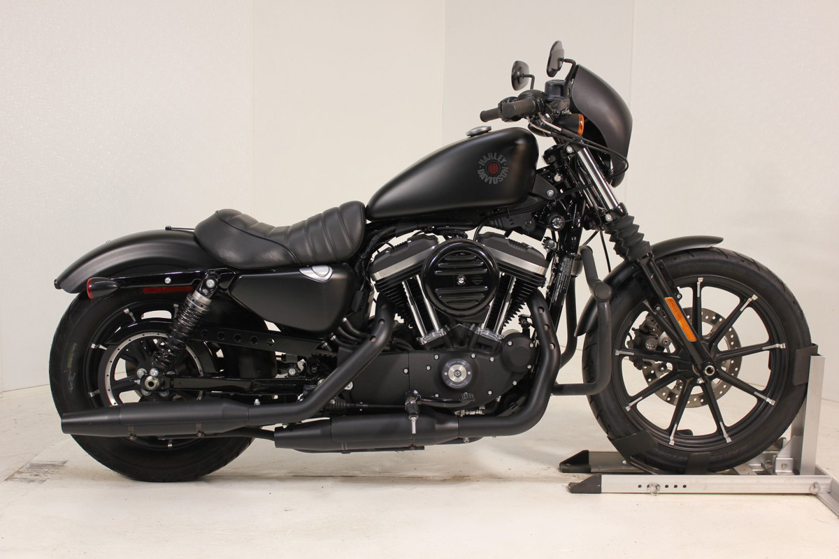 Iron 883®