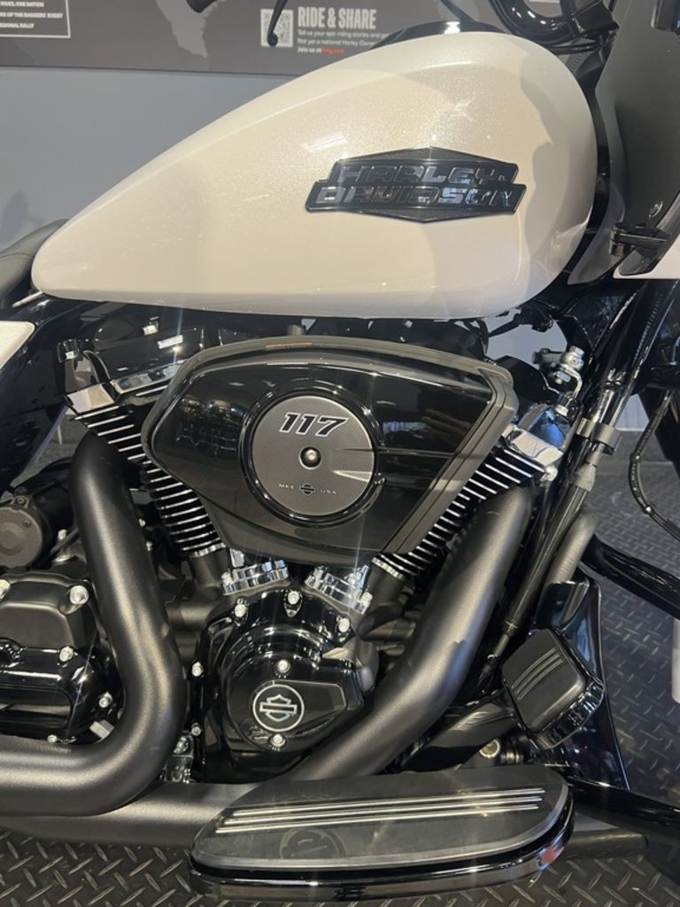 Road Glide®