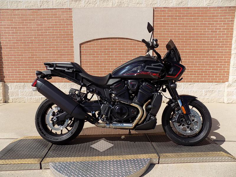 Pan America® 1250 ST