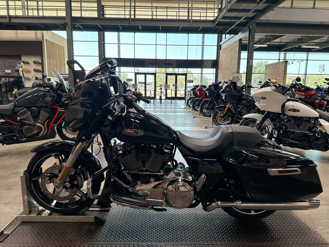 Street Glide®
