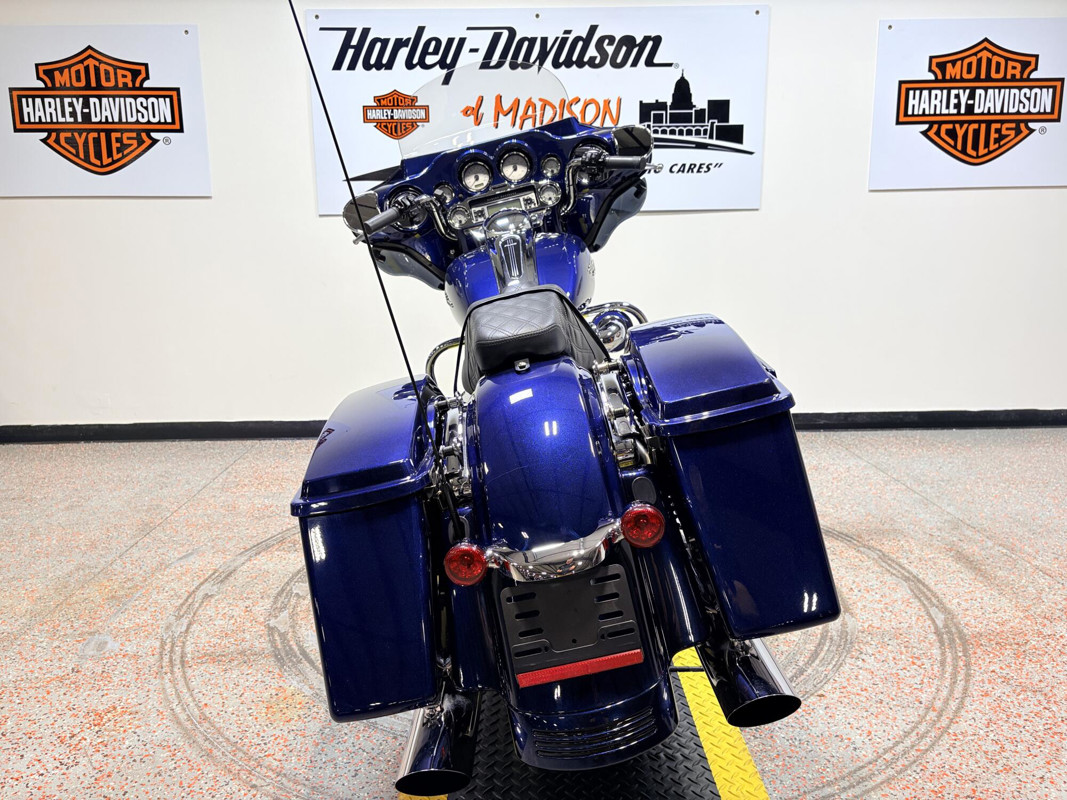 Street Glide®