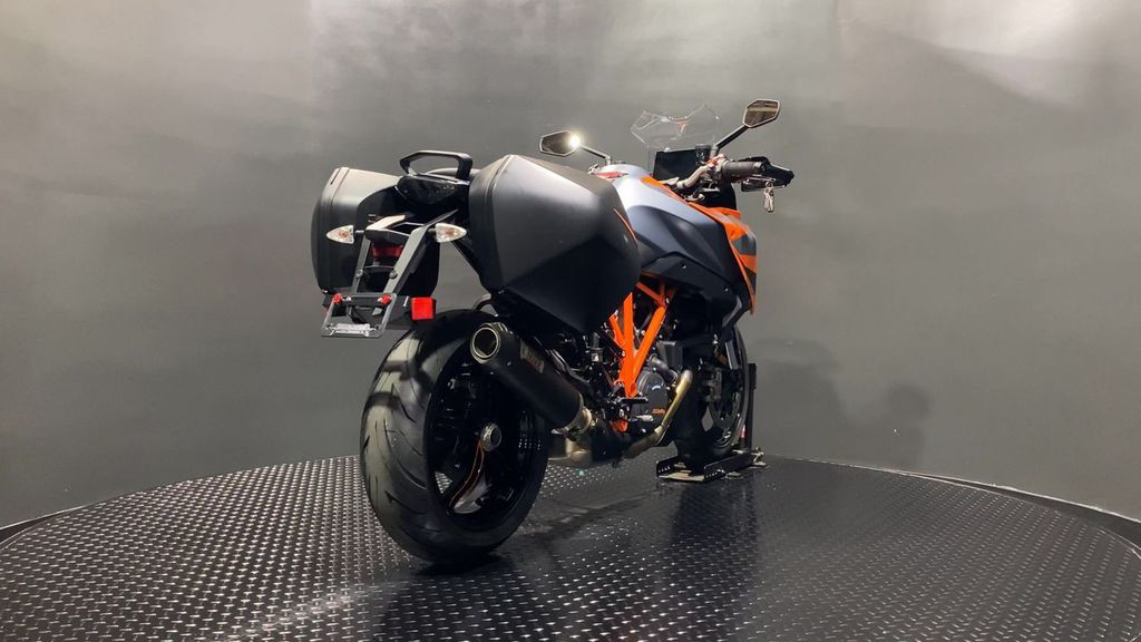 1290 Super Duke GT