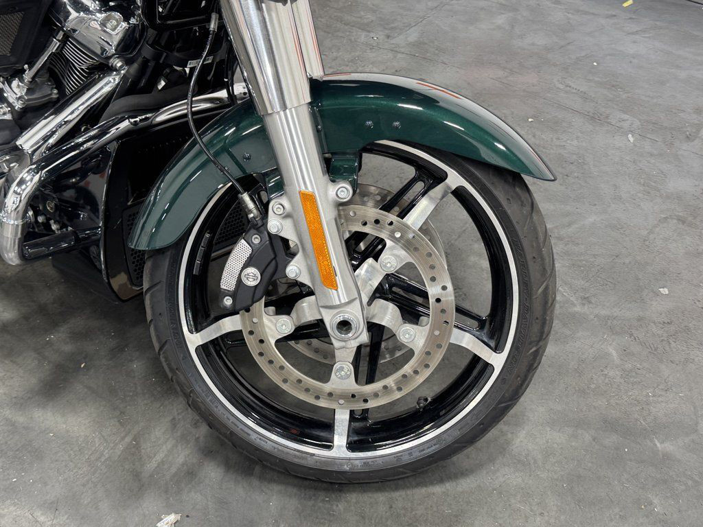 Road Glide®
