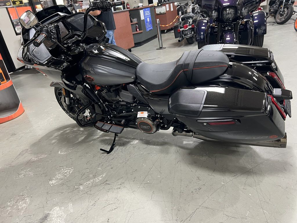 CVO® Road Glide®