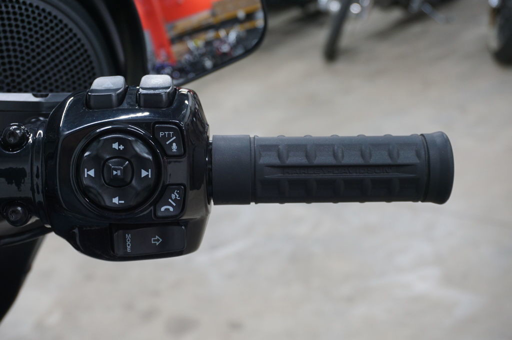 Street Glide®