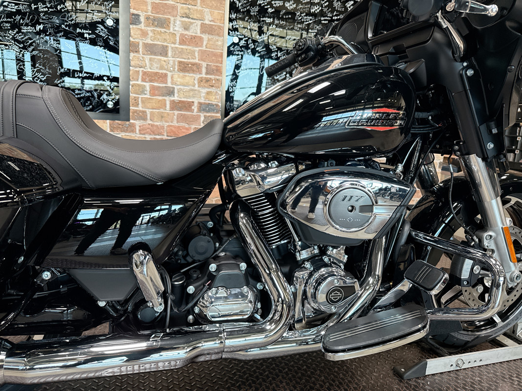 Street Glide®