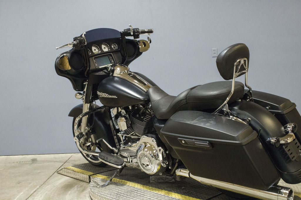 Street Glide®