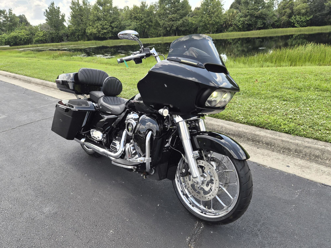 Road Glide®