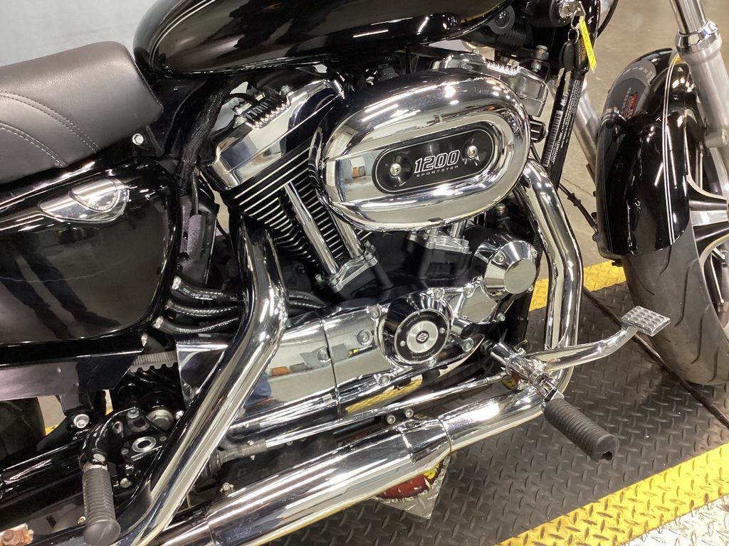 Sportster® SuperLow® 1200T