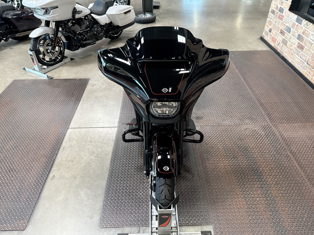 Street Glide®