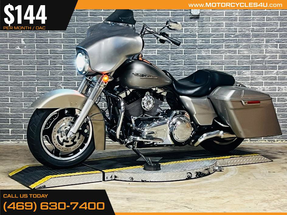 Street Glide®