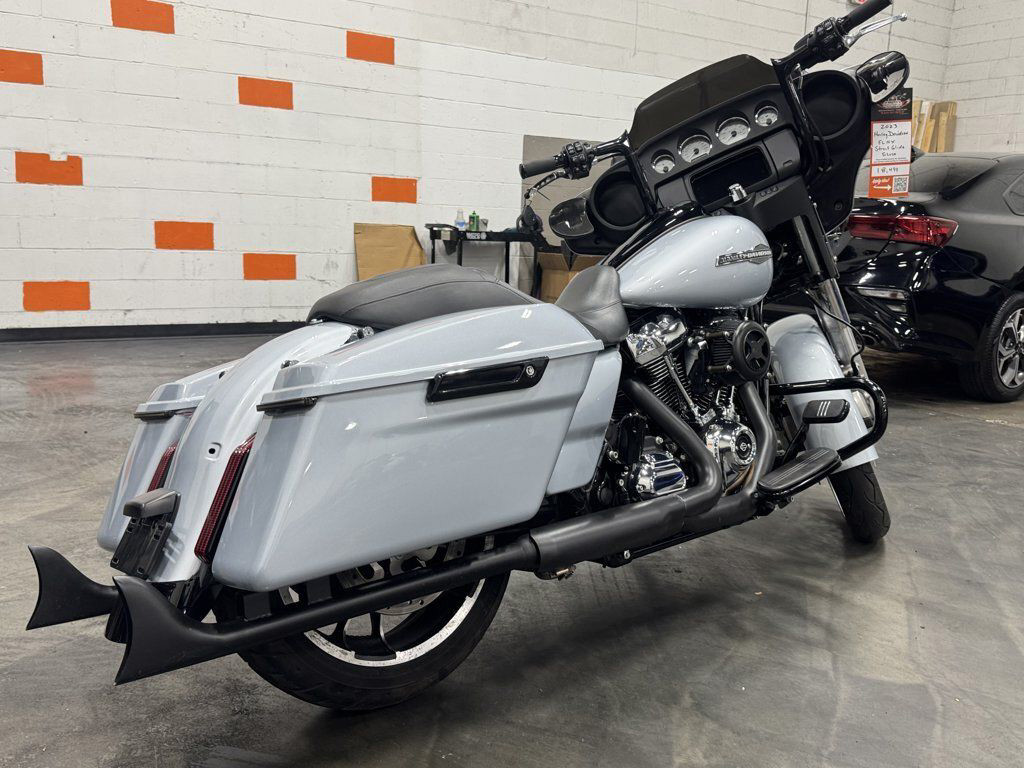 Street Glide®
