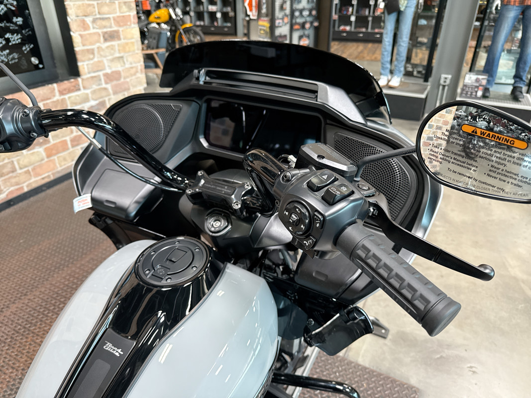 Road Glide®