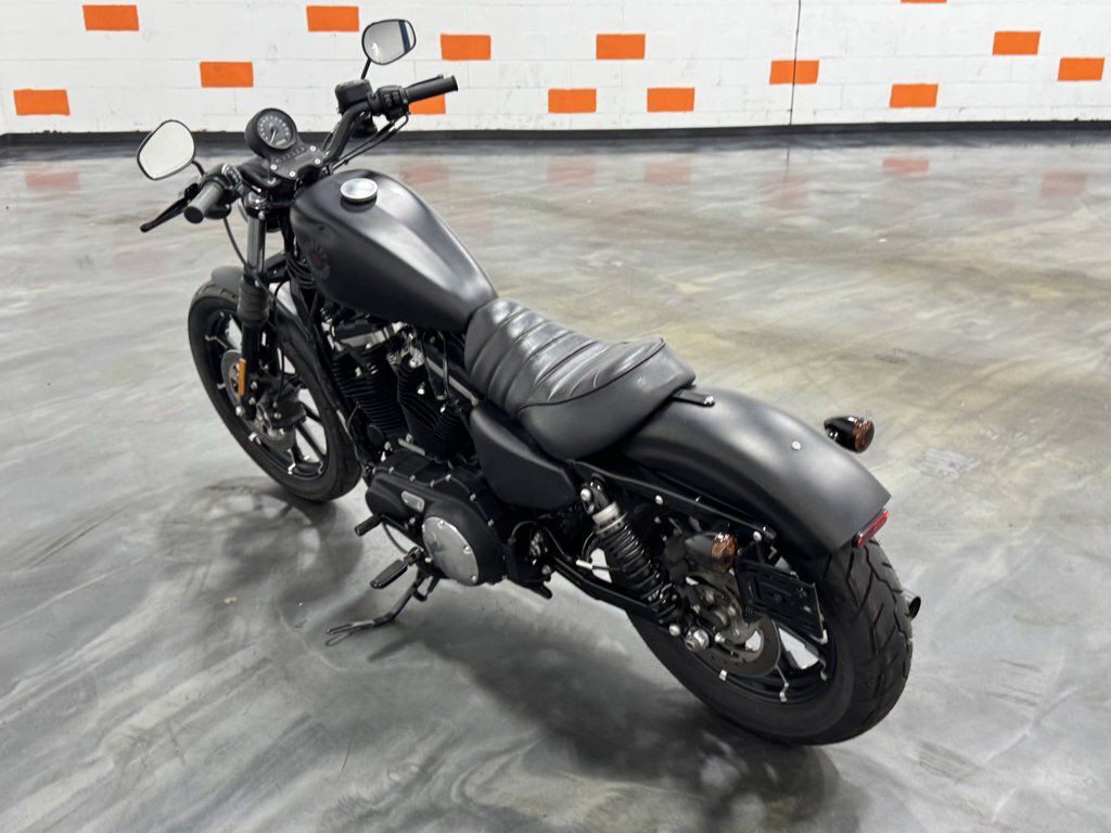 Iron 883®