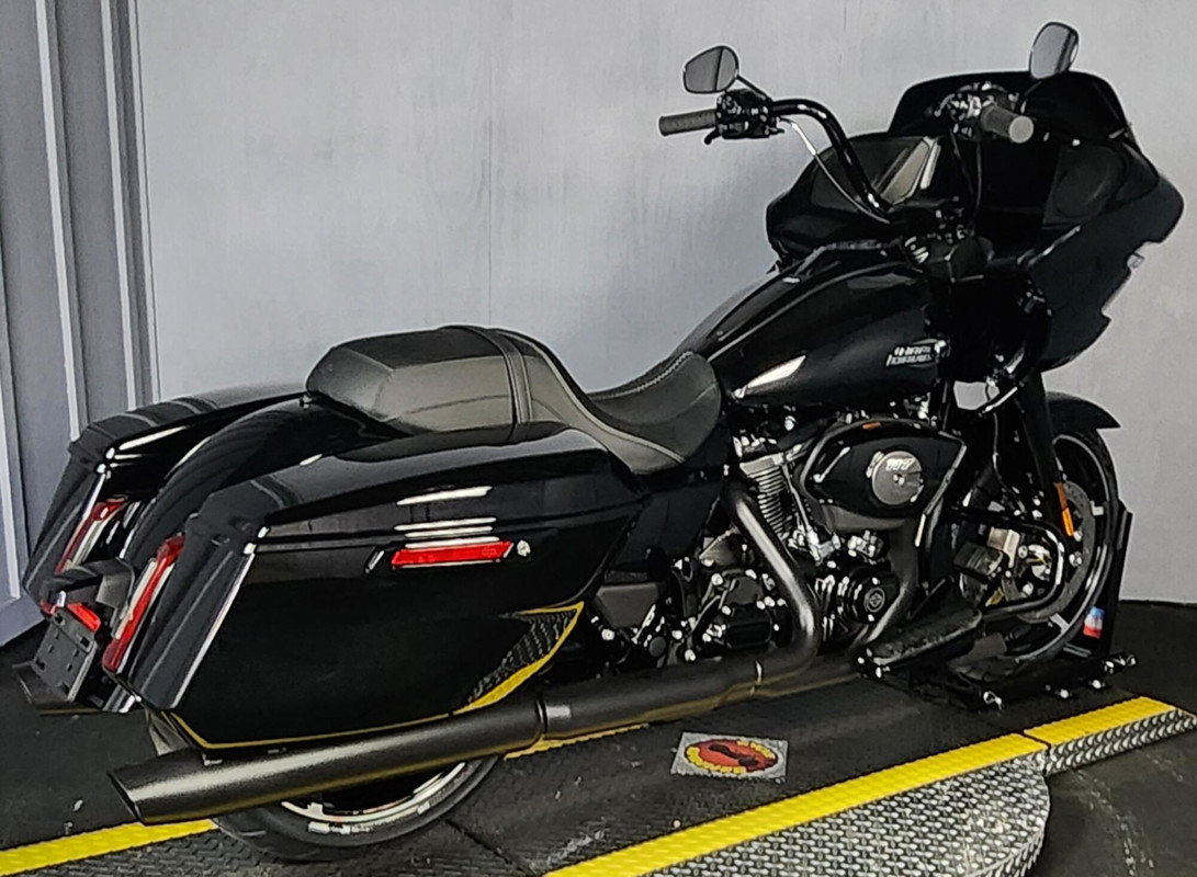 Road Glide®