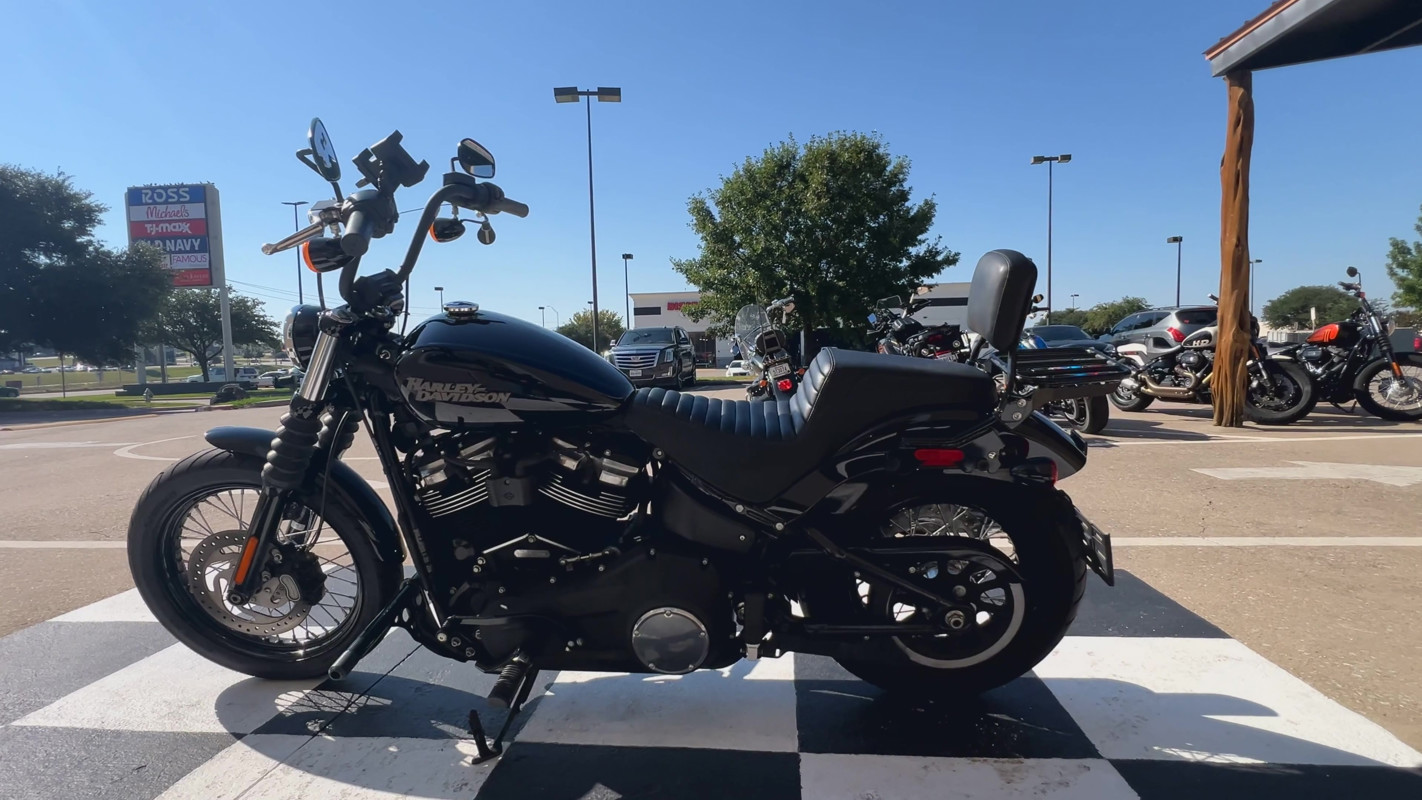 Street Bob®