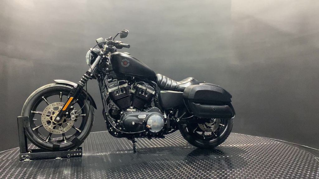 Iron 883®
