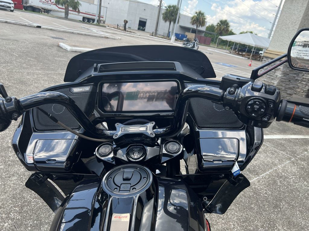 CVO® Road Glide®