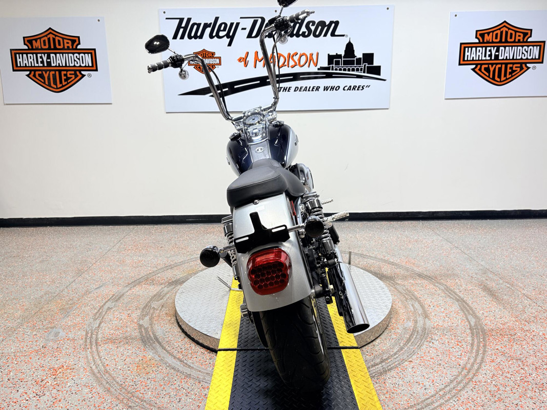 Dyna® Super Glide Custom